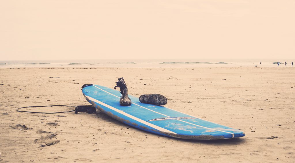 The essential surfing equipment. What do you need?