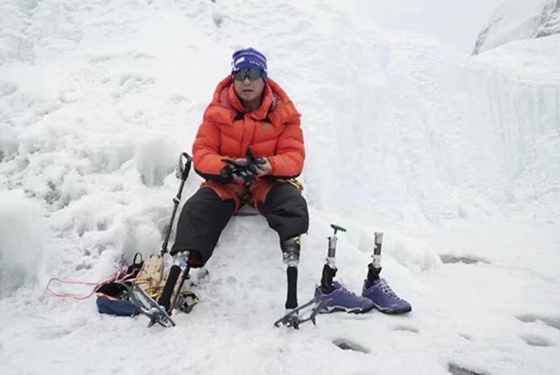 Double Amputee Summits Everest